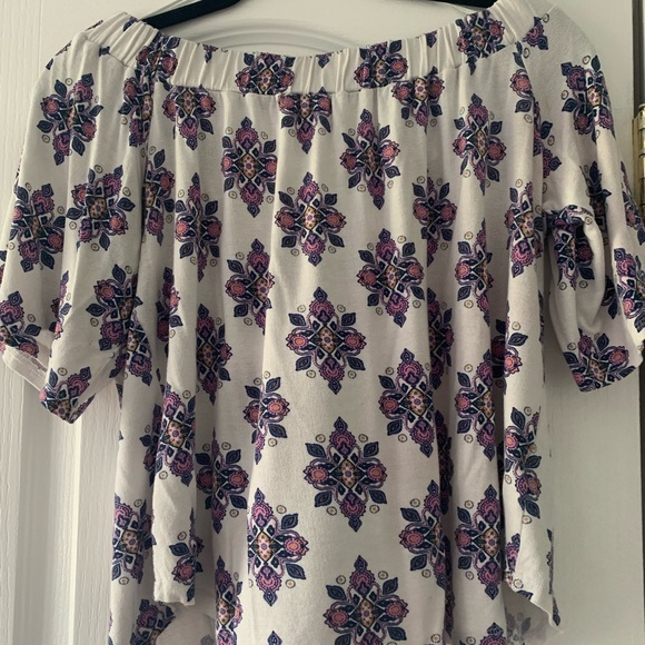 Off the Shoulder Blouse - Picture 2 of 5